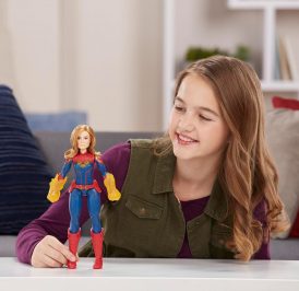 Boneca Hasbro E4565 CML Cosmic Capitã Marvel - Imagem 3