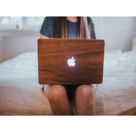 Capa Woodcessories Macbook Air e Pro 13 Ecoskin Macbook Cover Walnut - 4260382631629 - Imagem 1
