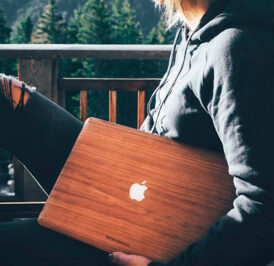 Capa Woodcessories Macbook Air e Pro 13 Ecoskin Macbook Cover Walnut - 4260382631629 - Imagem 3