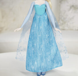 Boneca Hasbro Frozen Roya B9203 Elsa Vestido Real - Imagem 2