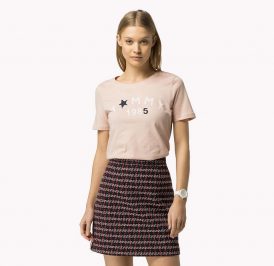 Camiseta Tommy Hilfiger Feminina WW0WW19315-610 L Rose Com Detalhe Branco - Imagem 1