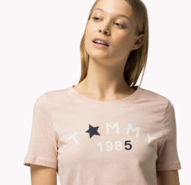 Camiseta Tommy Hilfiger Feminina WW0WW19315-610 S Rose Com Detalhe Branco - Imagem 1