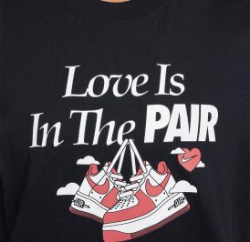 Camiseta Nike Feminina Sportswear M - Preta FQ8870-010 - Imagem 4